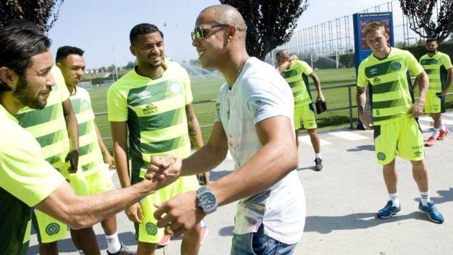 上挣得了荣 上挣得了荣