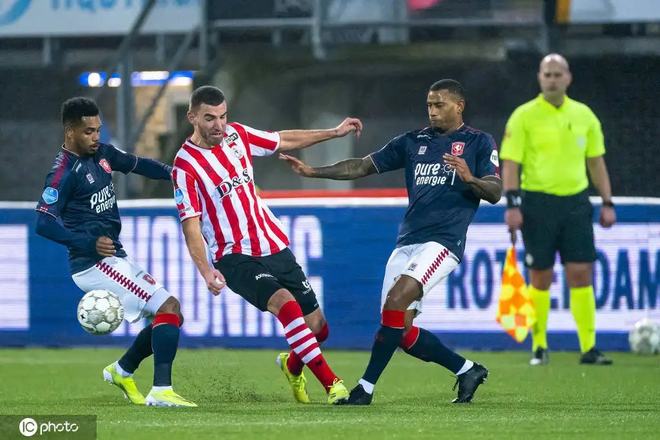 中国虽在近 中国虽在近