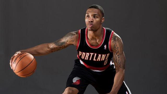 鉴于密集的 鉴于密集的